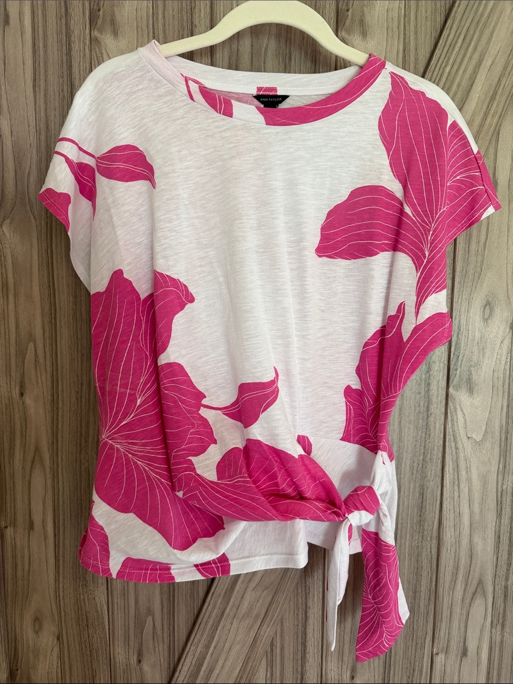 NWOT Ann Taylor Top 🌸